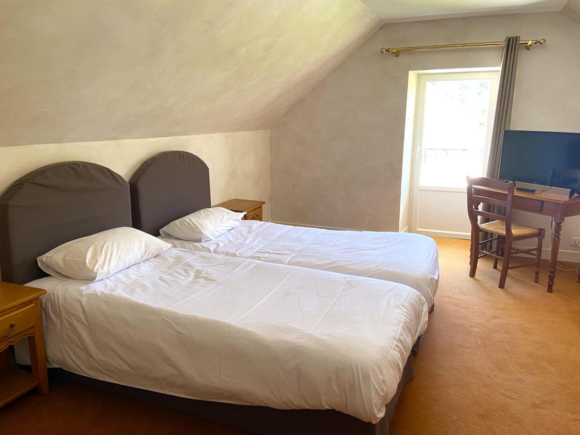 Hotel Beauséjour Vic-sur-Cère Habitación foto