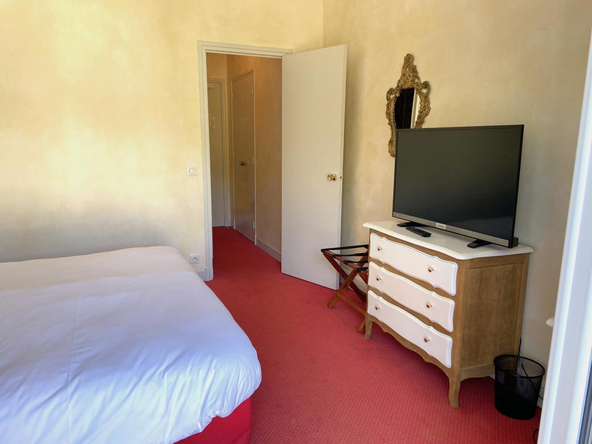 Hotel Beauséjour Vic-sur-Cère Habitación foto